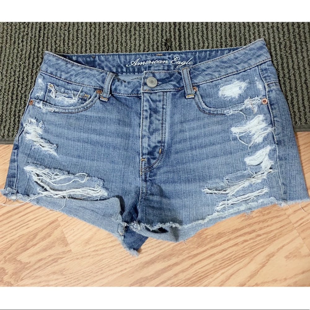 ⚡️SALE⚡️American Eagle Distressed Jean Shorts